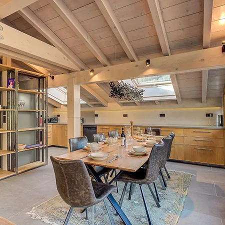 Big Mountain House - Alpes Travel - Les Praz - Sleeps 8
