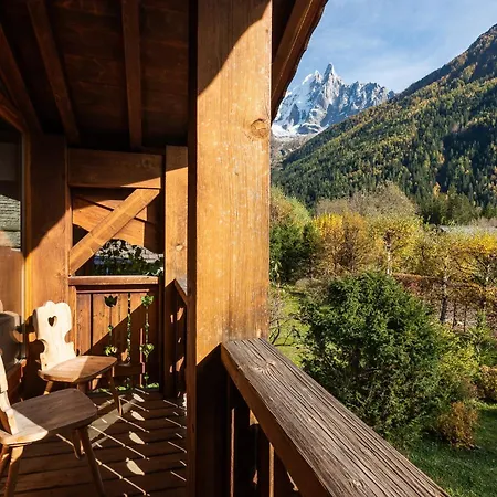 Chalet Big Mountain House - Alpes Travel - Les Praz - Sleeps 8 *
