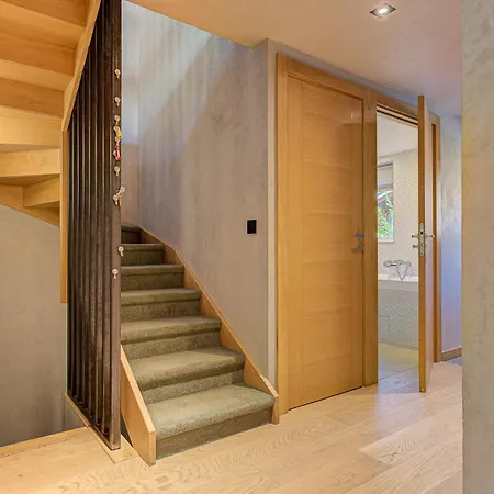 Big Mountain House - Alpes Travel - Les Praz - Sleeps 8 Chalet Chamonix